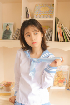 老师你裙子能再穿短一点吗